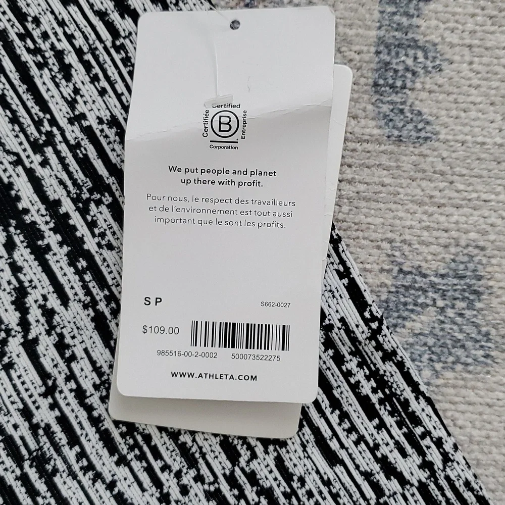 NWT Athleta Flurry Elemental Tight Leggings Black/White SzS